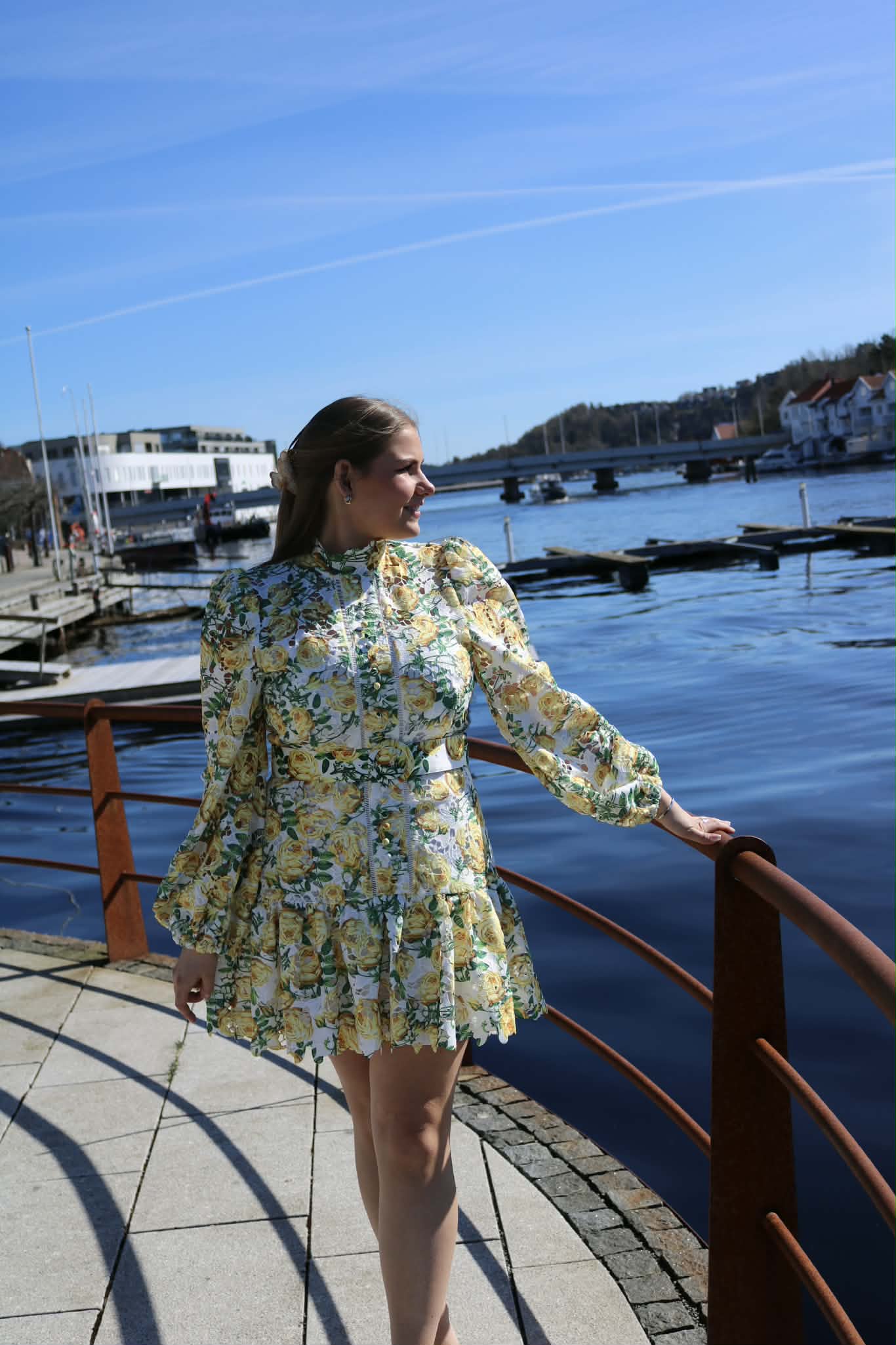 New Lovely Dress i gul bakfra, kjole fra Golightly hos Image Mandal