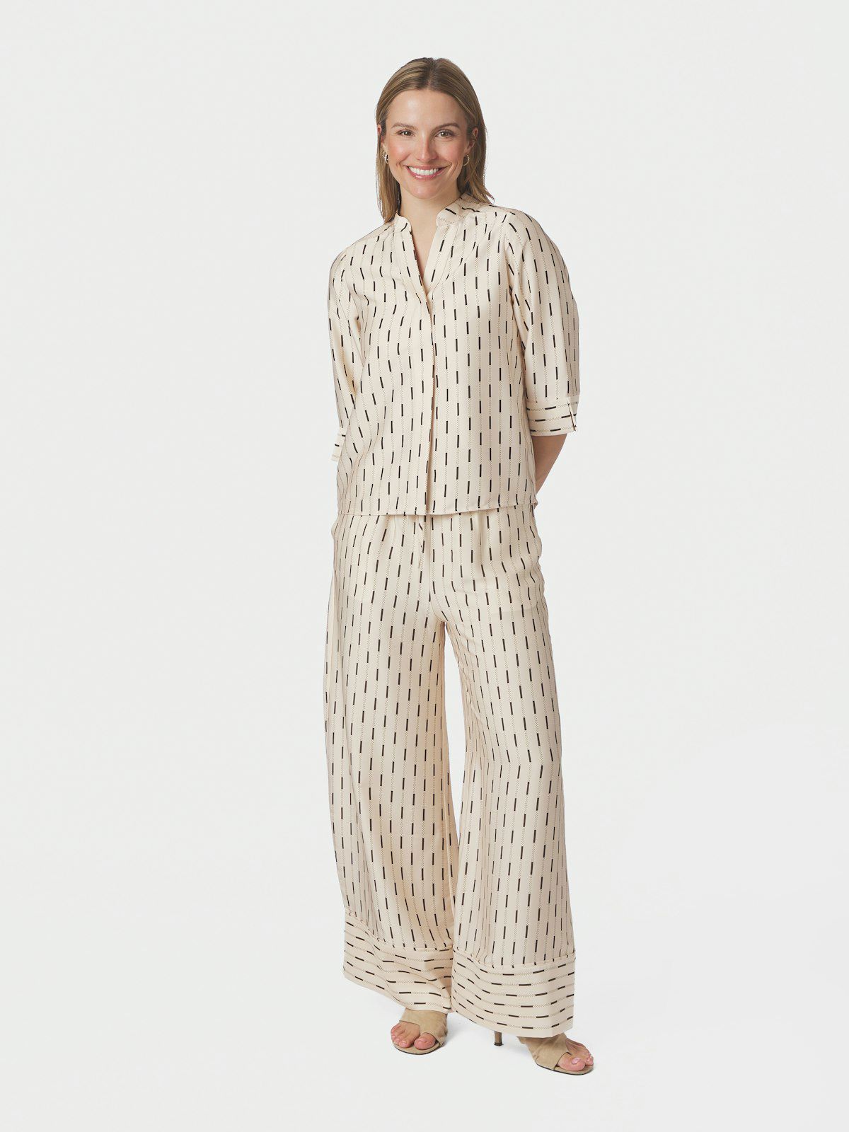 Camile Print Blouse i creme, bluse fra Neo Noir, bilde 10 – Image Mandal