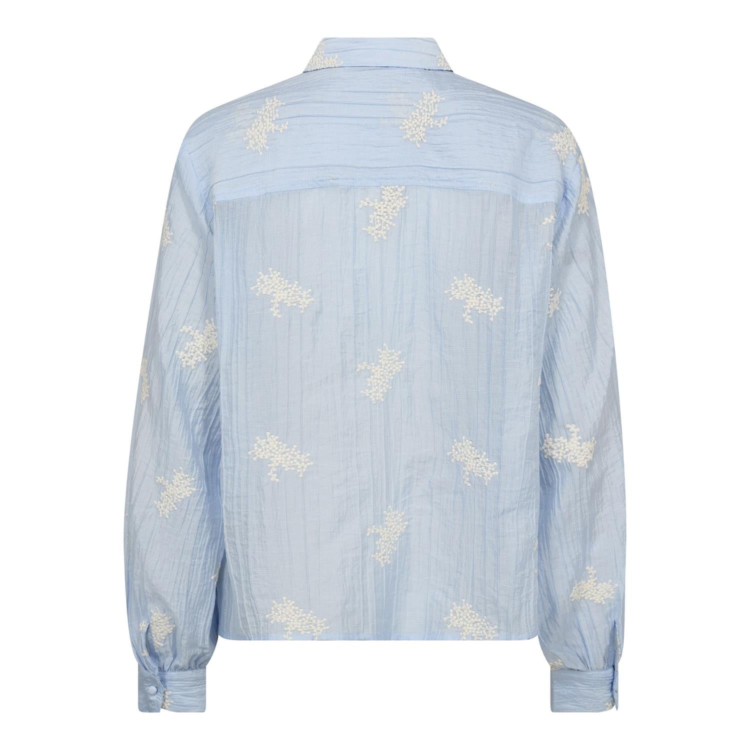 Ameliacc Emb Shirt i pale blå sett fra siden, skjorte fra Co'couture hos Image Mandal