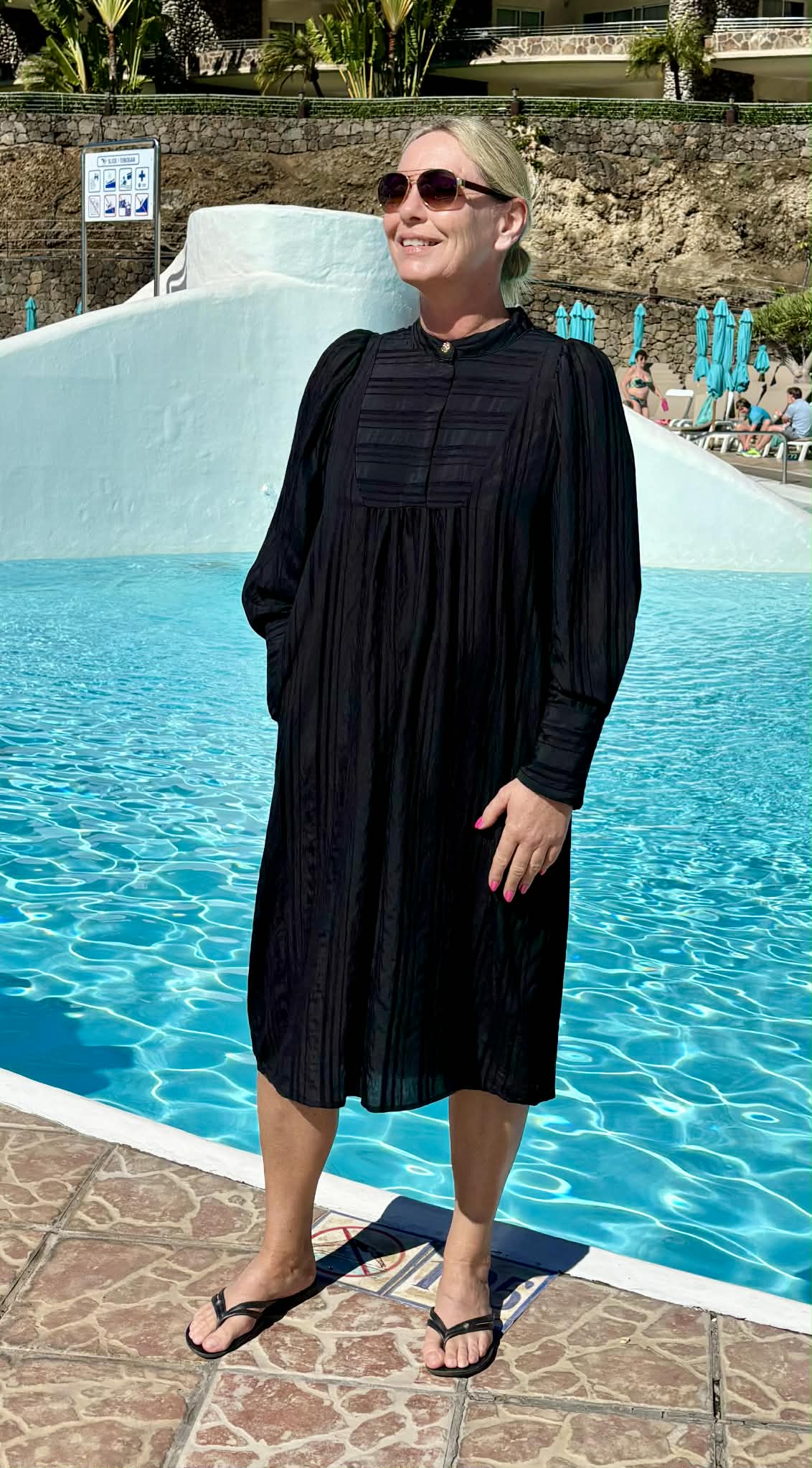 Kesicc Volume Dress i sort i viskose, kjole fra Co'couture hos Image Mandal