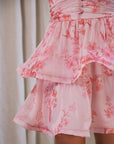 Rivana Print Chiffon Dress i rosa bakfra, kjole fra Neo Noir hos Image Mandal