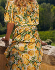 Holly Print Dress i gul nærbilde av detaljer, kjole fra Golightly hos Image Mandal
