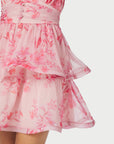 Rivana Print Chiffon Dress i rosa stylet antrekk, kjole fra Neo Noir hos Image Mandal