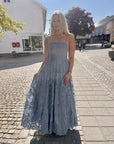 Cosette Dress - Blue Lace i blå i bomull, kjole fra Golightly hos Image Mandal