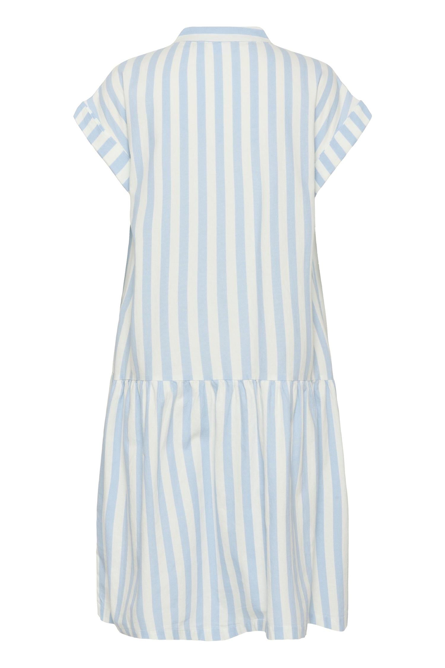 Zalindasz Ss Dress i skyway ice stripet sett fra siden, kjole fra Saint Tropez hos Image Mandal