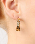 Kajsa - Hammered Stud Earrings Stainless Steel sett fra siden, tilbehør fra Timi Of Sweden hos Image Mandal