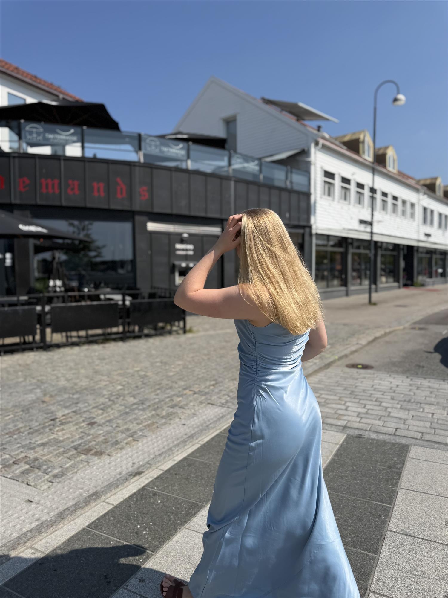 Florentina Dress i Soft Chambray, kjole fra Urban Pioneers hos Image Mandal