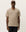 Emmanuel Knit Polo i dark sand, t-skjorte fra Les Deux hos Image Mandal