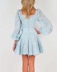 Sophie Lace Dress i lyseblå nærbilde av detaljer, kjole fra Golightly hos Image Mandal