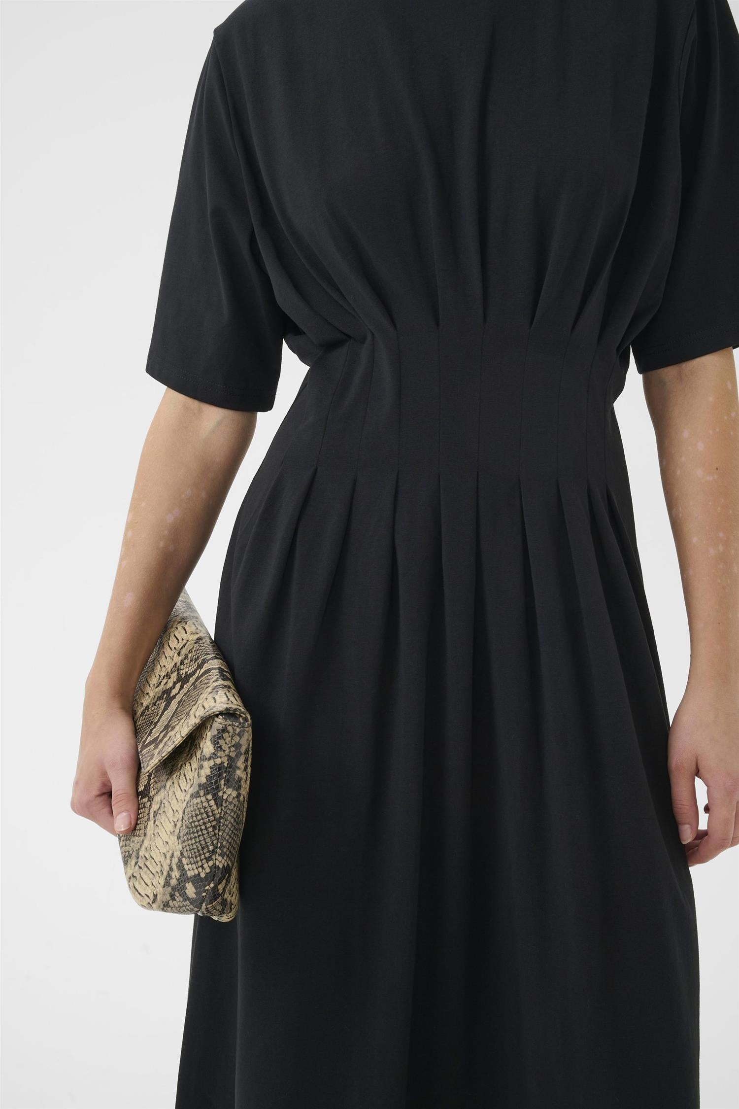 Gzinez Long Dress stylet antrekk, kjole fra Gestuz hos Image Mandal