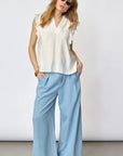 Heracc Frill Ss V-Top i hvit stylet antrekk, bluse fra Co'couture hos Image Mandal
