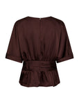 Annegret Heavy Sateen Blouse i rød sett fra siden, skjorte fra Neo Noir hos Image Mandal