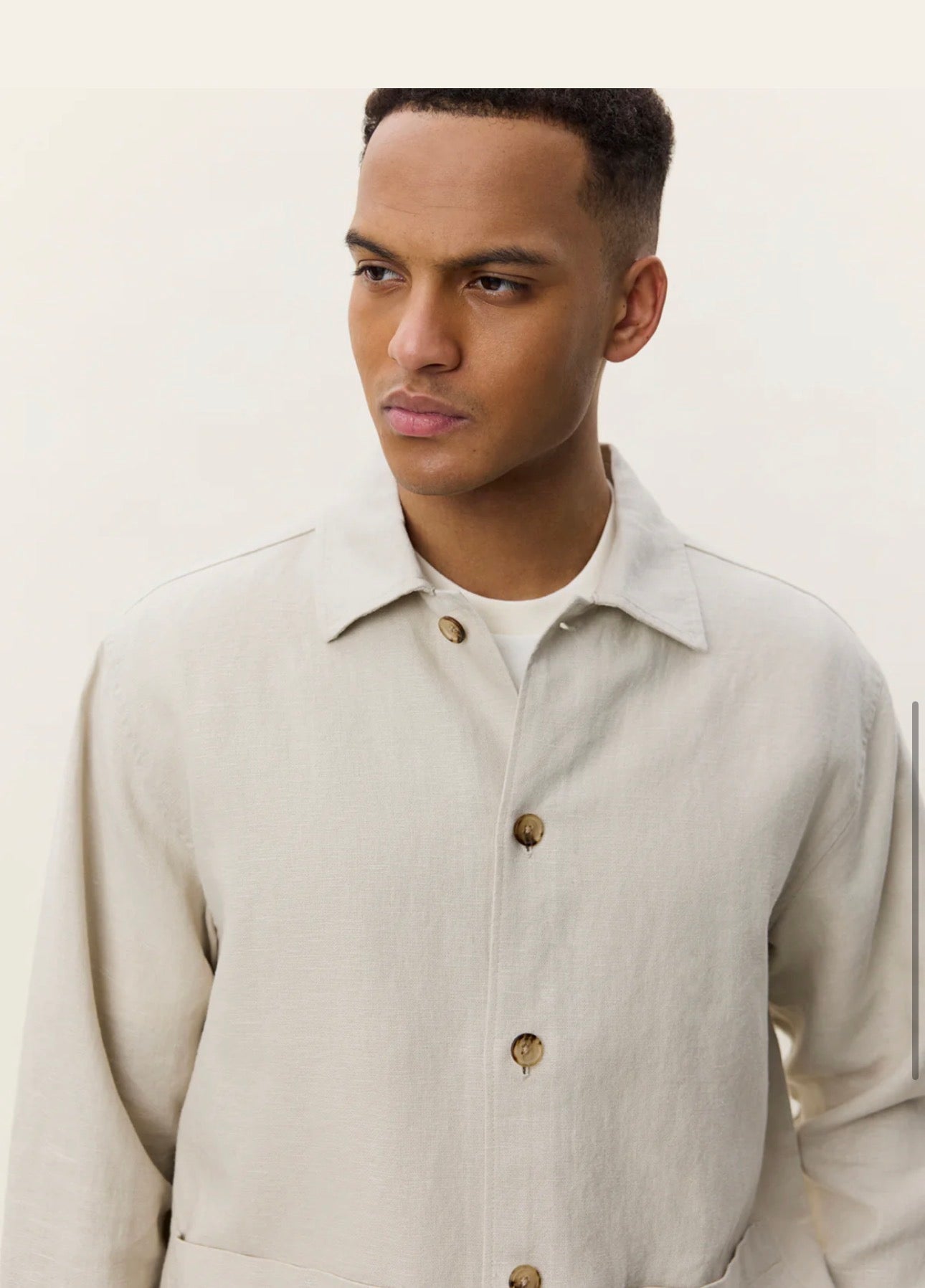 Linen Overshirt i light sand bakfra, overdel fra Les Deux hos Image Mandal