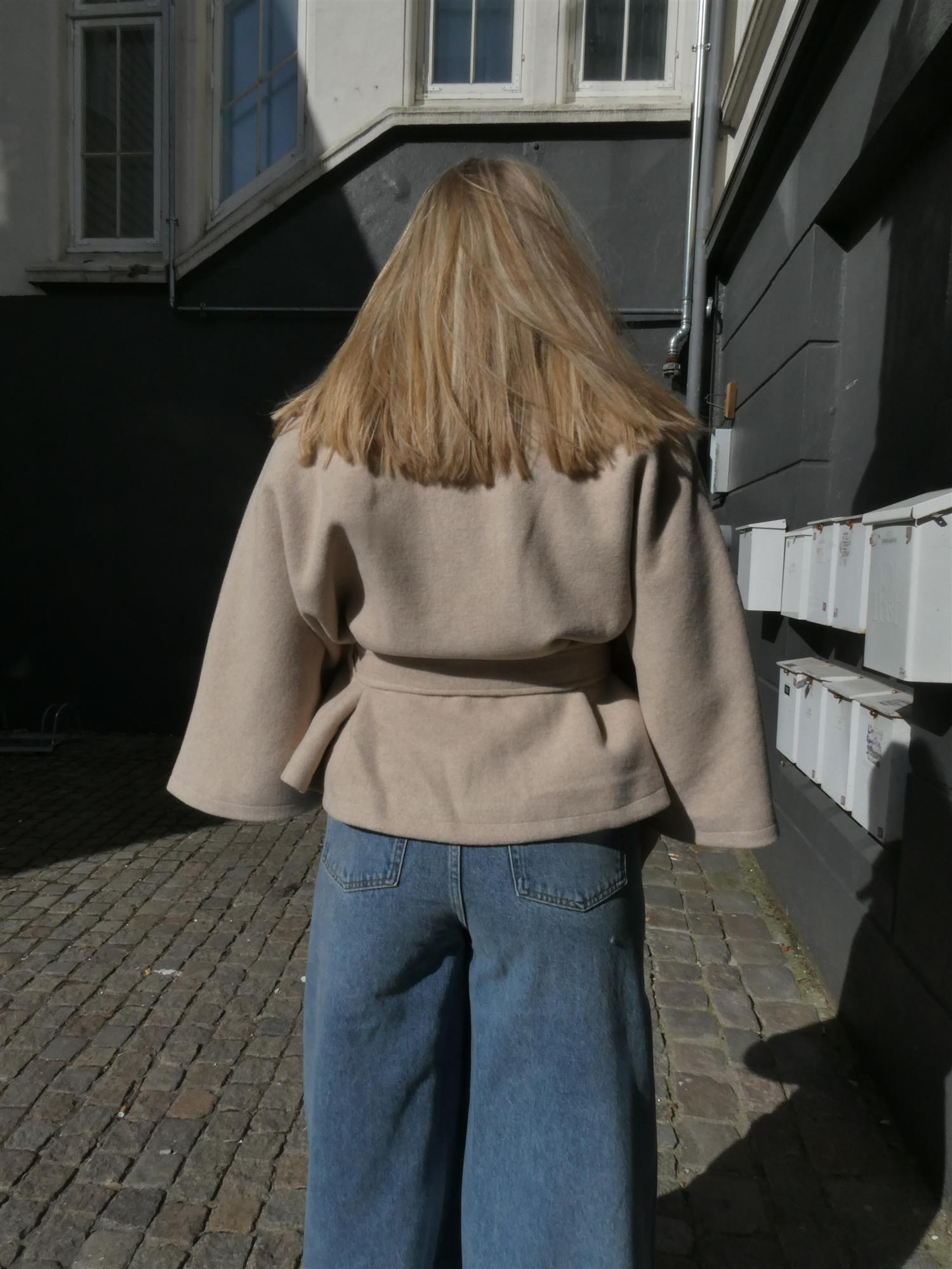 Funky Tyla Jeans Wash Watford i blå ekstra vinkel, bukse fra Ivy Copenhagen hos Image Mandal