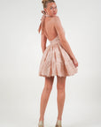 Princess Lace Dress i rosa sett fra siden, kjole fra Golightly hos Image Mandal