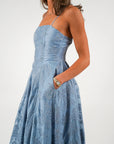 Cosette Dress - Blue Lace i blå bakfra, kjole fra Golightly hos Image Mandal