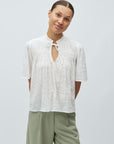 Solinda M Blouse i hvit i bomull, t-skjorte fra MBYM hos Image Mandal