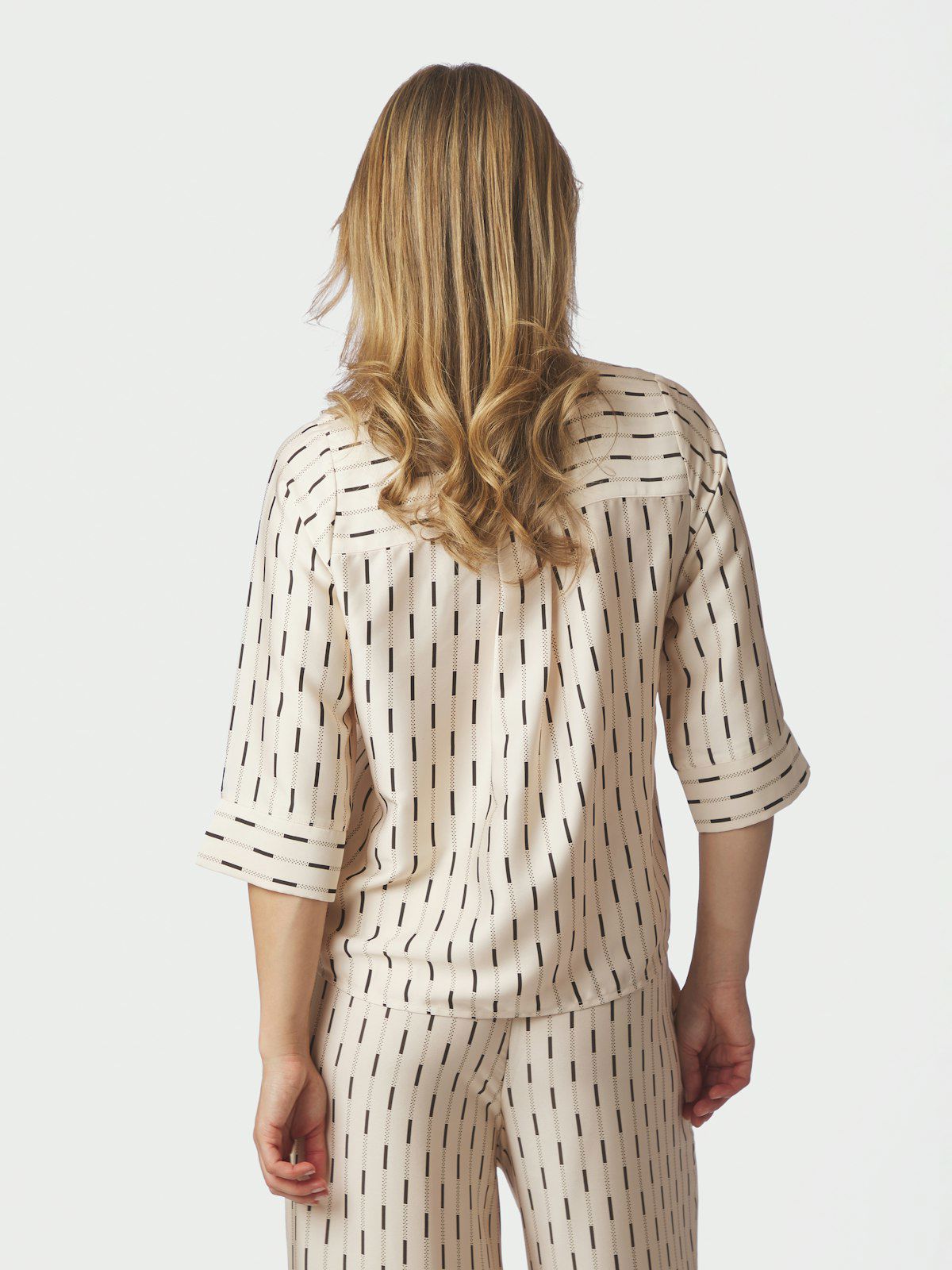 Camile Print Blouse i creme, bluse fra Neo Noir, bilde 11 – Image Mandal
