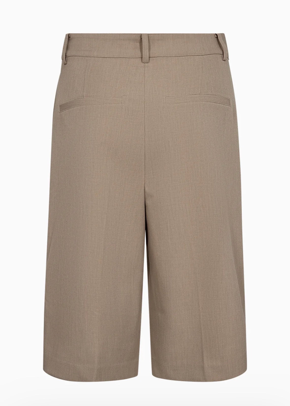 Andrea Long Shorts i beige sett fra siden, shorts fra Ivy Copenhagen hos Image Mandal