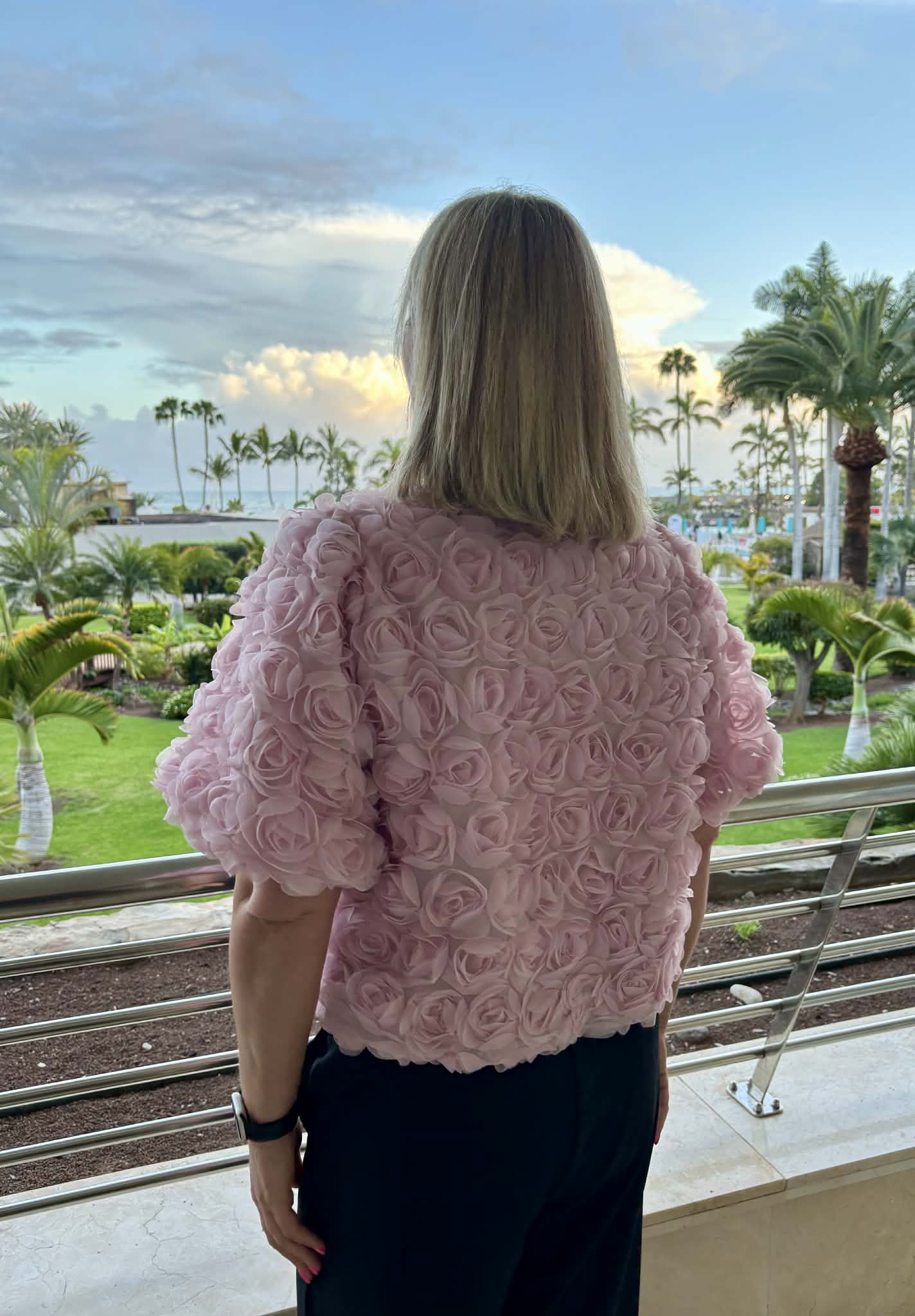Aisa Flower Blouse styling-inspirasjon, skjorte fra Neo Noir hos Image Mandal