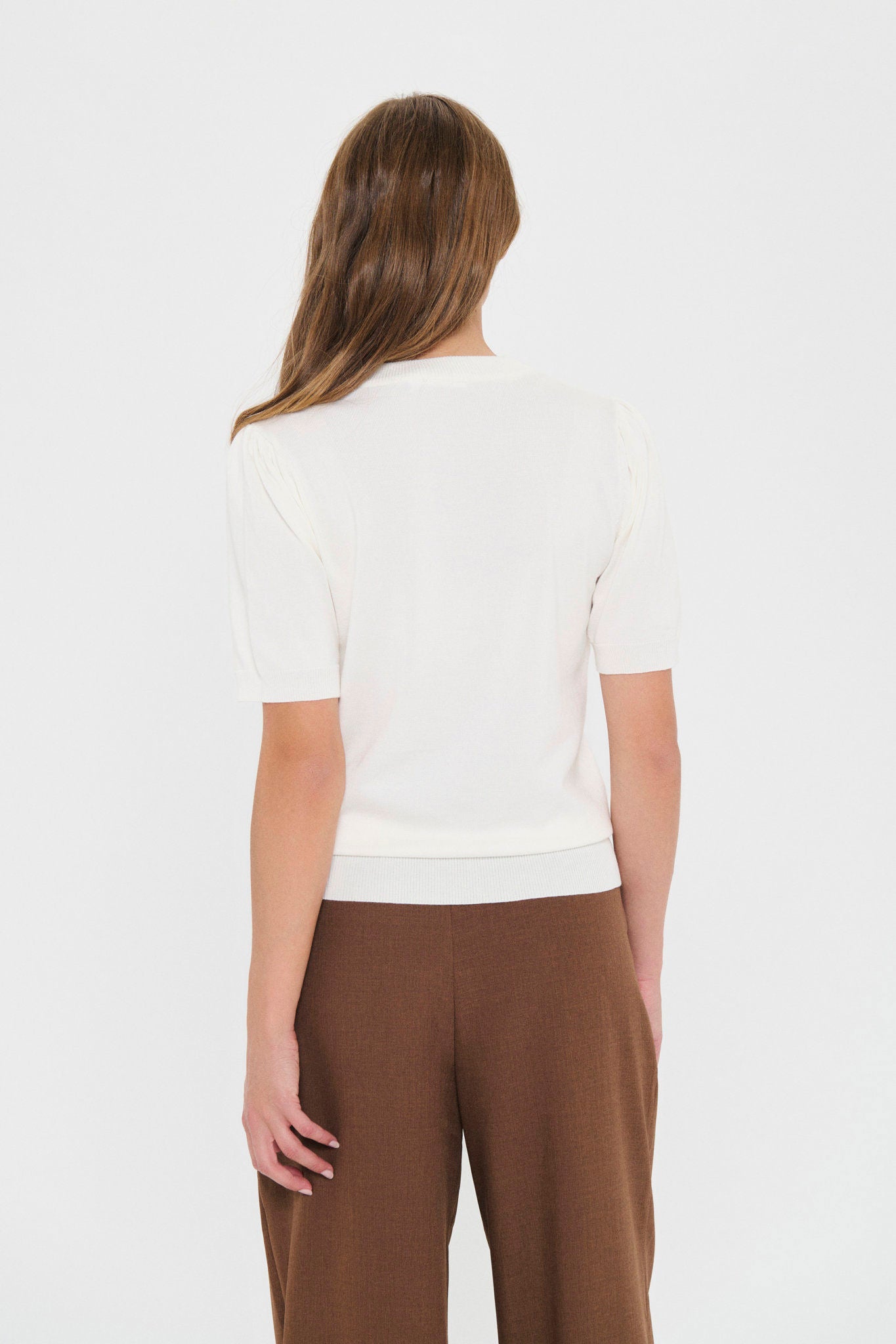 Milasz Ss Pullover i hvit ekstra vinkel, cardigan fra Saint Tropez hos Image Mandal