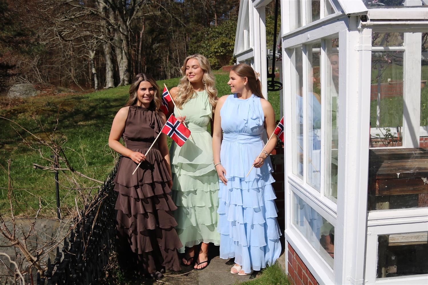 Marli Solid Chiffon Dress i blå ekstra vinkel, kjole fra Neo Noir hos Image Mandal