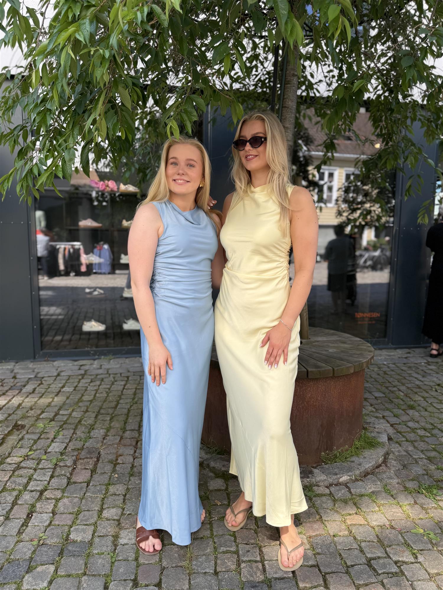 Florentina Dress i Soft Chambray, kjole fra Urban Pioneers hos Image Mandal