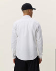 Cotton Linen Shirt i hvit nærbilde av detaljer, skjorte fra Les Deux hos Image Mandal