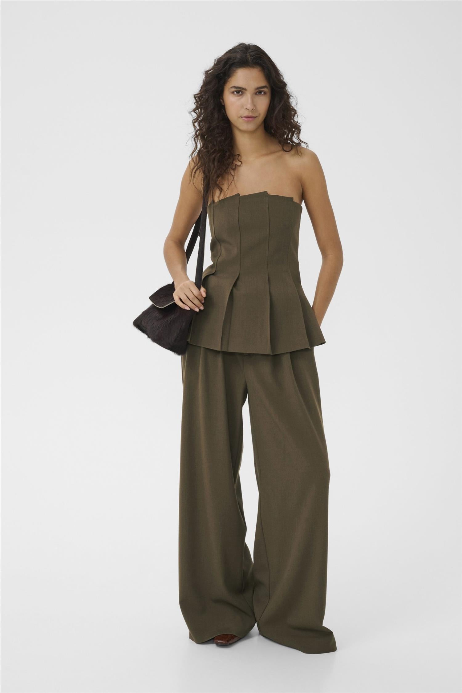 Gzstacy Pleat Corsage