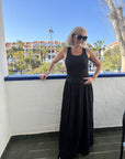 Lita Maxi Skirt. i sort på modell, skjørt fra Ravn Ravn hos Image Mandal