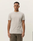 Core Contrast T-Shirt alternativt utsnitt, t-skjorte fra Les Deux hos Image Mandal