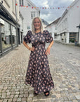 Kikka Rosy Dress i sort detaljbilde, kjole fra Neo Noir hos Image Mandal