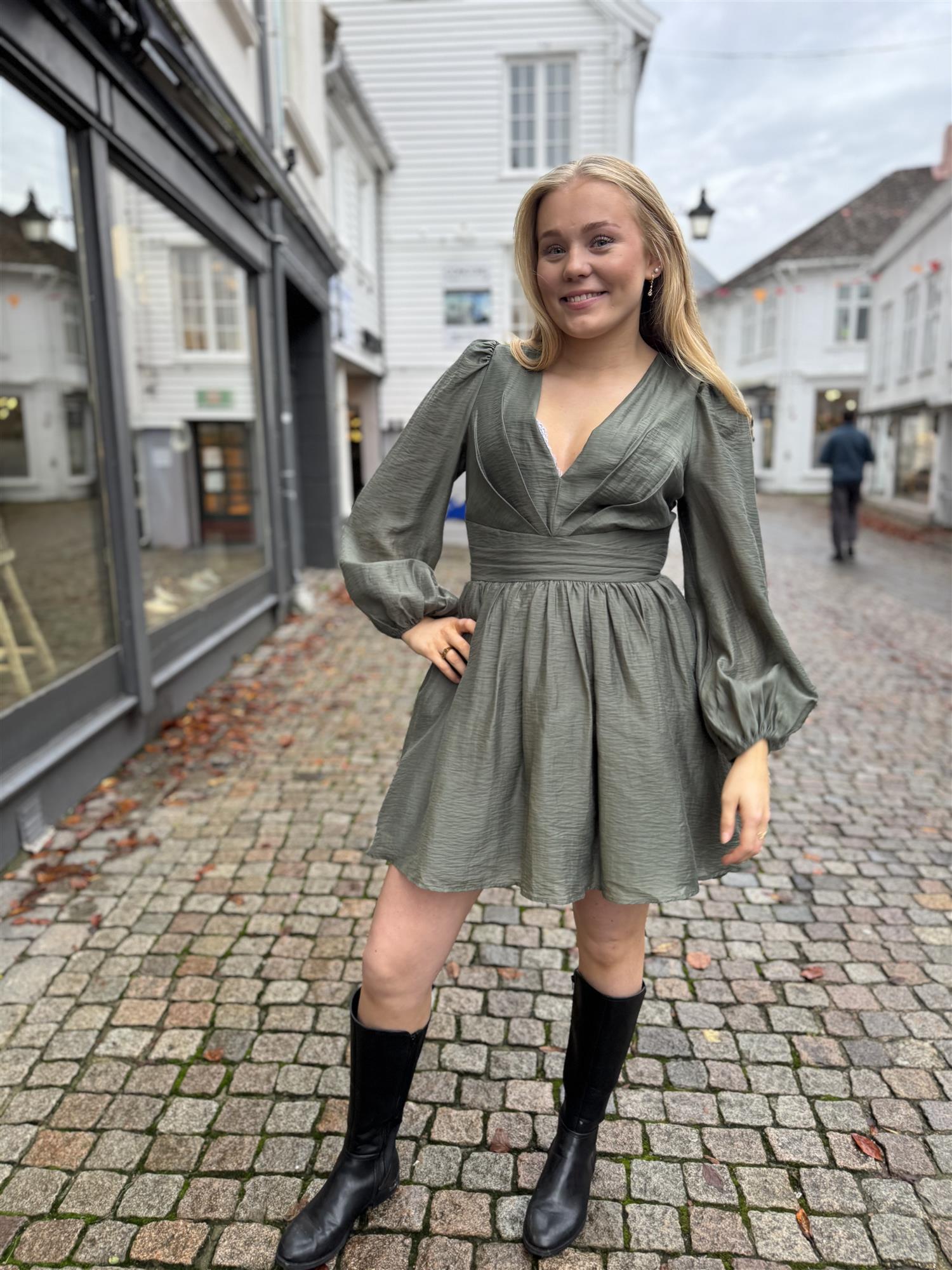 Maeve Kjole i grønn styling-inspirasjon, kjole fra Golightly hos Image Mandal