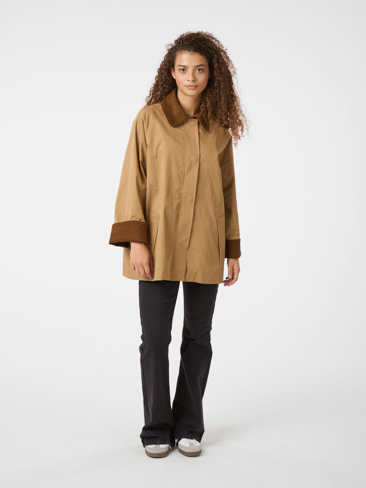 Anastacia Cord Jacket ekstra vinkel, yttertøy fra Neo Noir hos Image Mandal