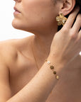 Maebry - Statement Flower Stud Earrings Gold Stain - bakfra, tilbehør fra Timi Of Sweden hos Image Mandal
