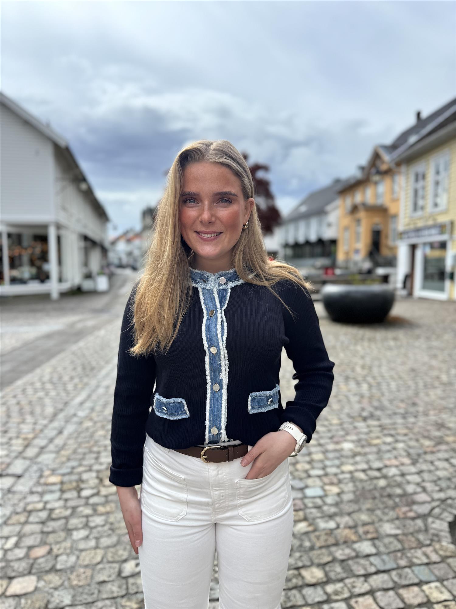 Zelma Knit Denim Cardigan ekstra vinkel, cardigan fra Neo Noir hos Image Mandal