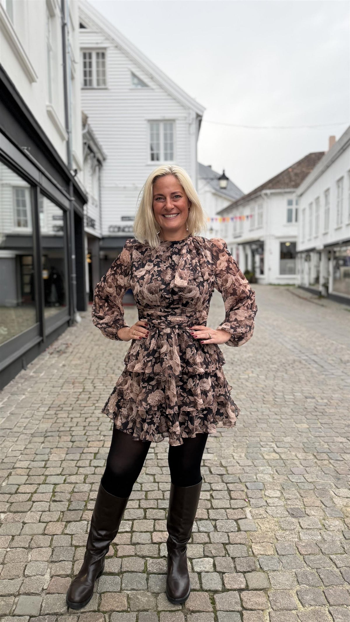 Mio Vintage Flower Dress