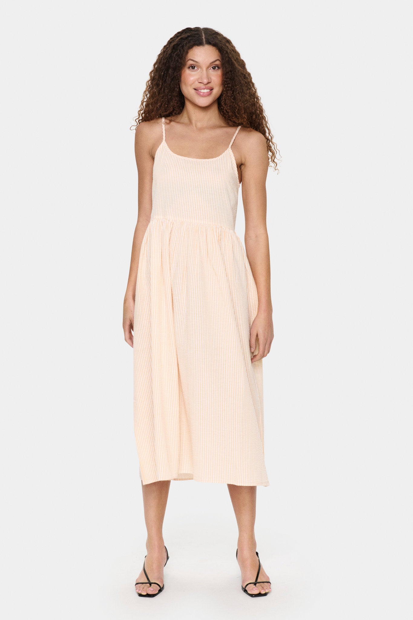 Kirasz Dress alternativt utsnitt, kjole fra Saint Tropez hos Image Mandal