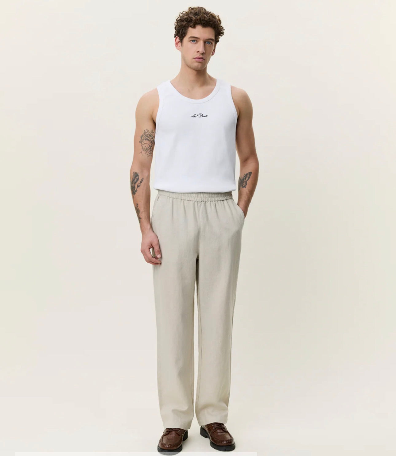 Linen Casual Pants i light sand, bukse fra Les Deux hos Image Mandal