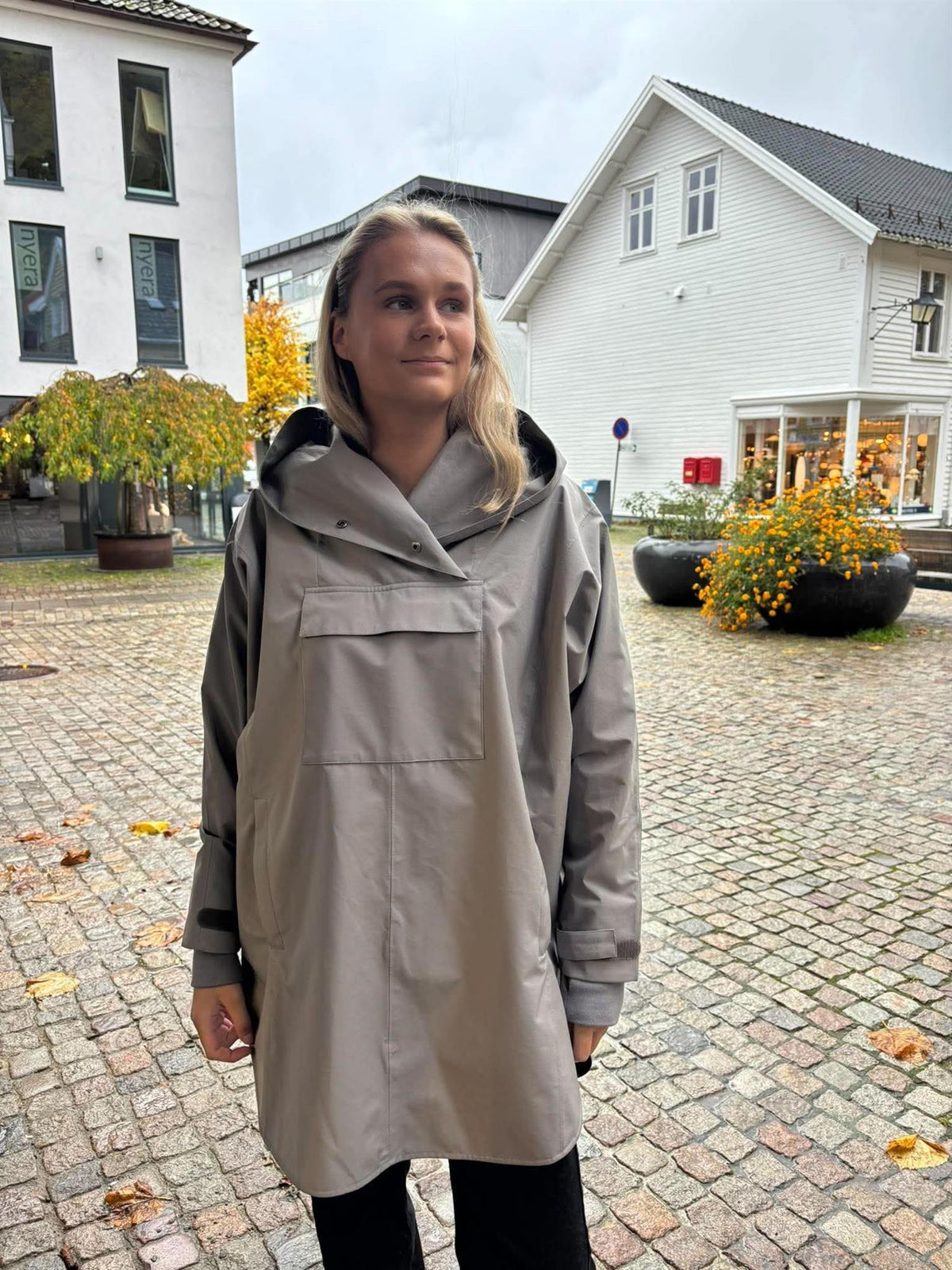 lilly poncho grå