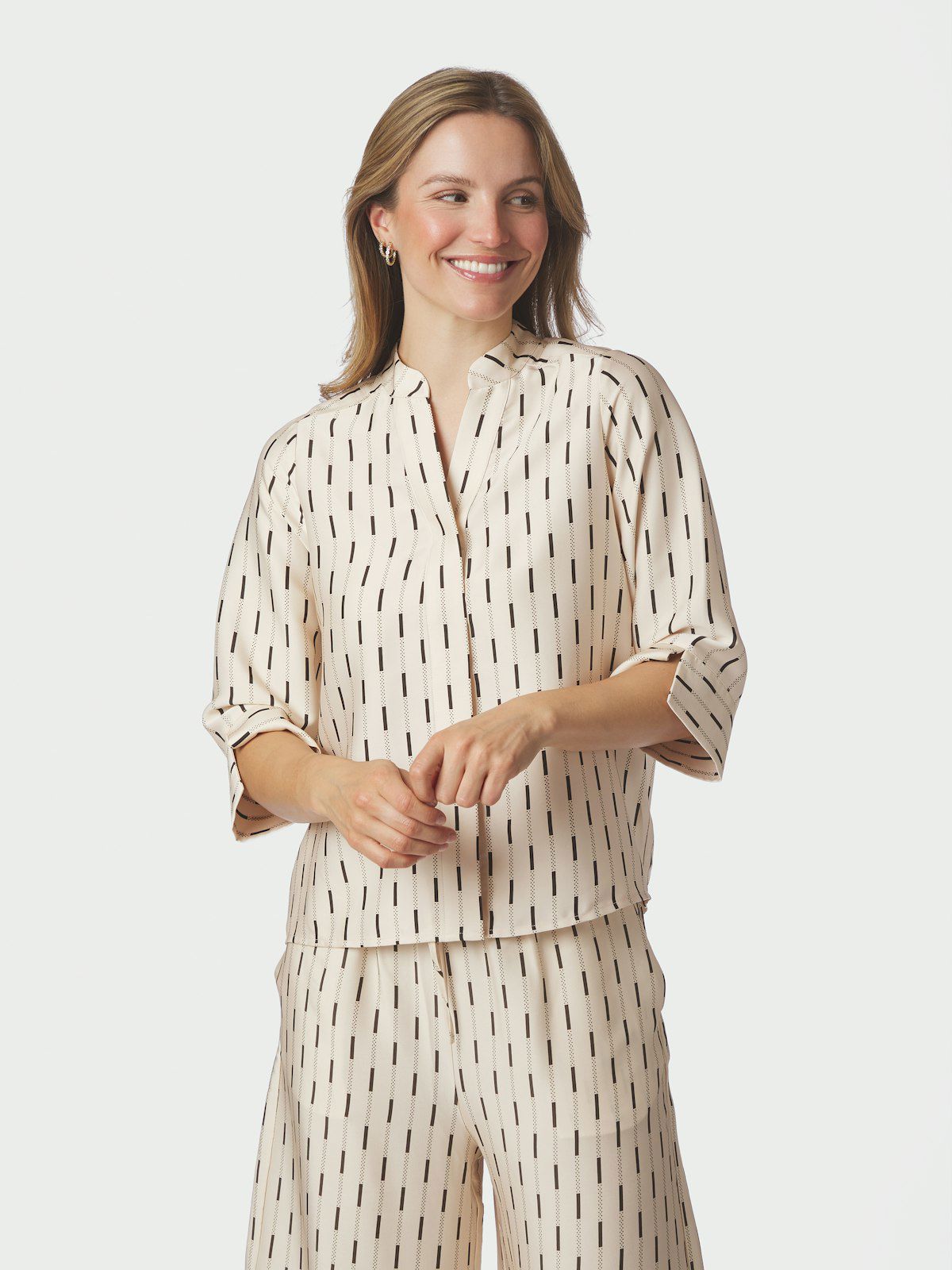 Camile Print Blouse i creme, bluse fra Neo Noir, bilde 12 – Image Mandal