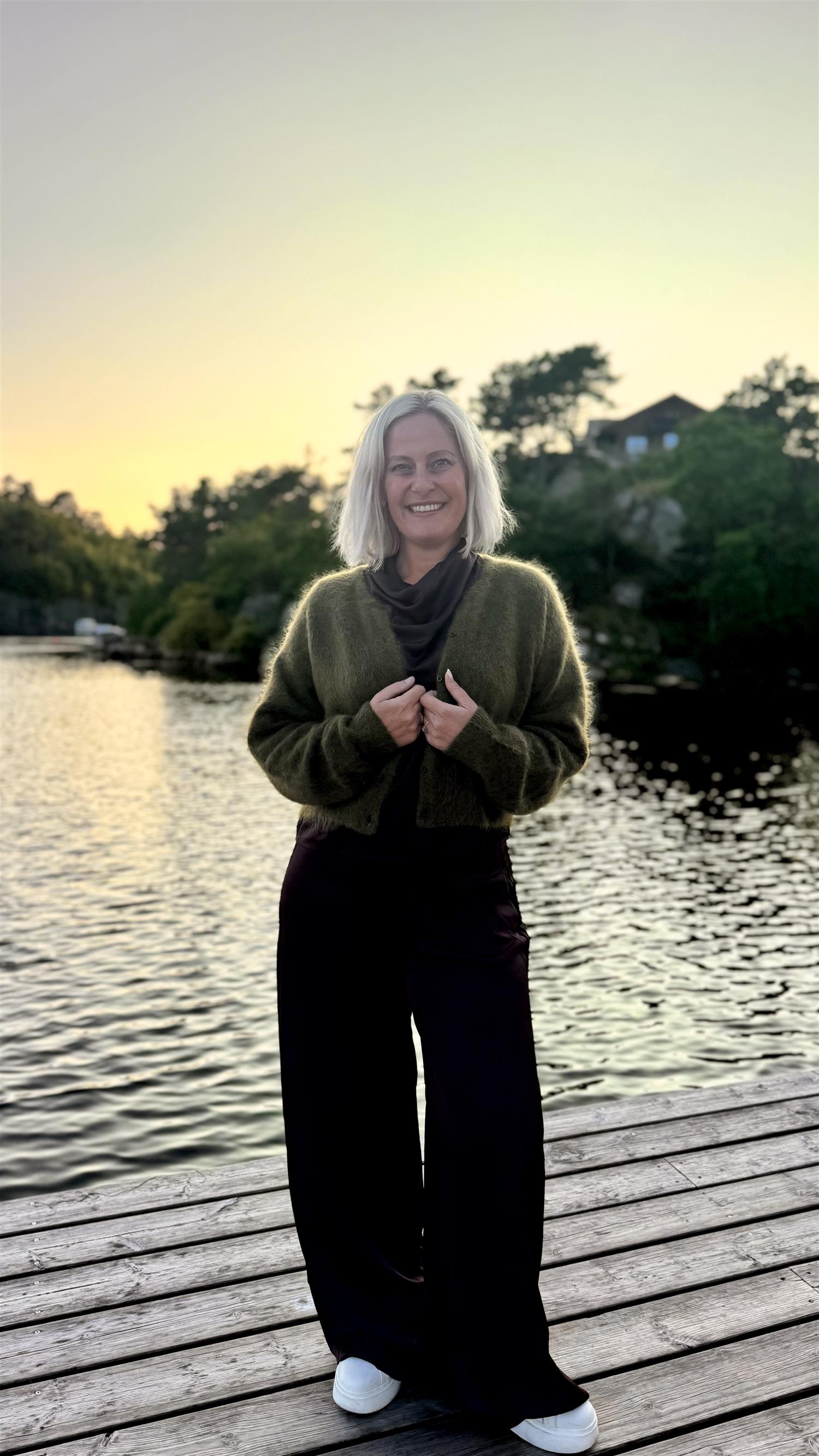 Gzdebbie Short Cardigan