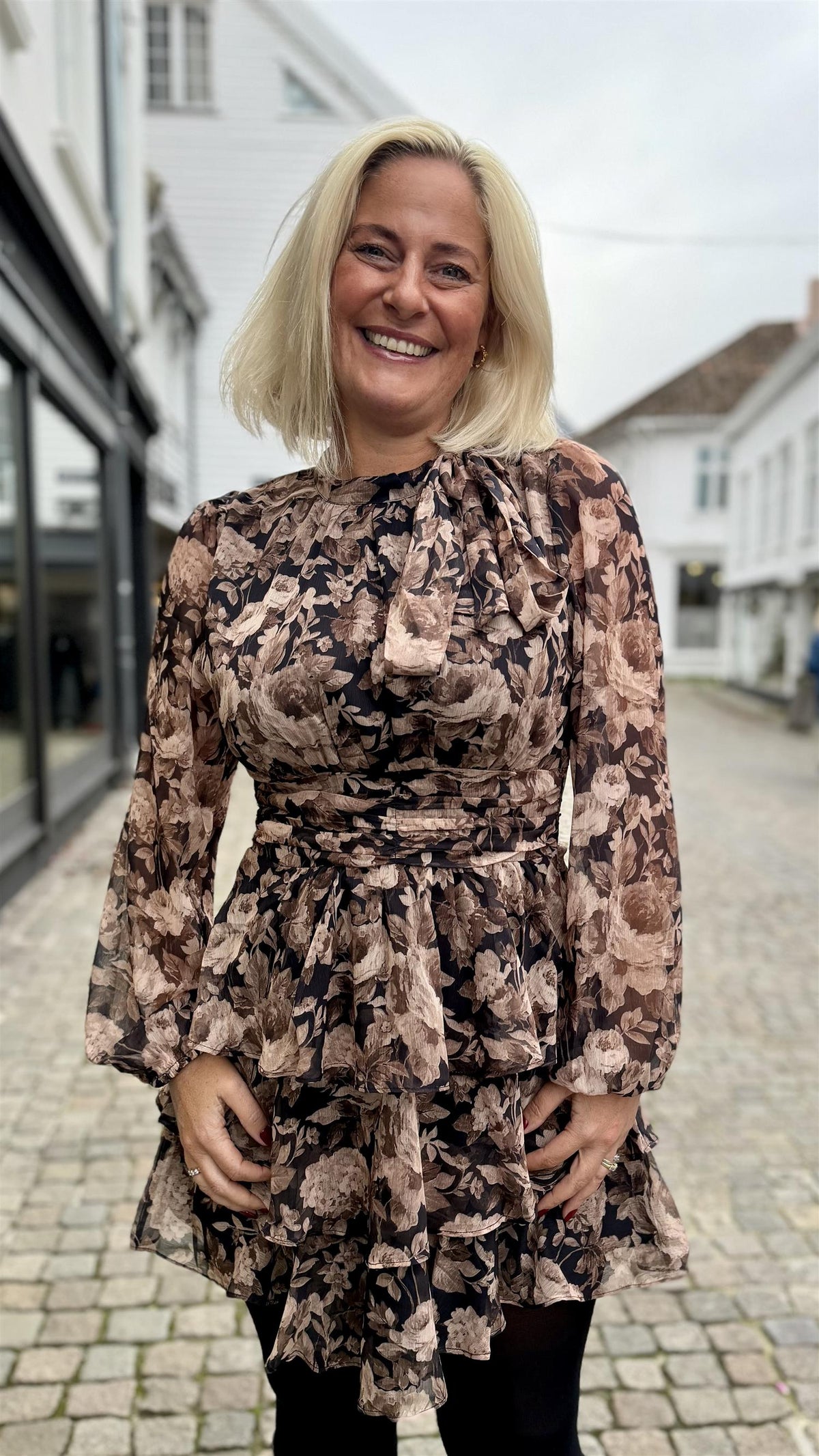 Mio Vintage Flower Dress