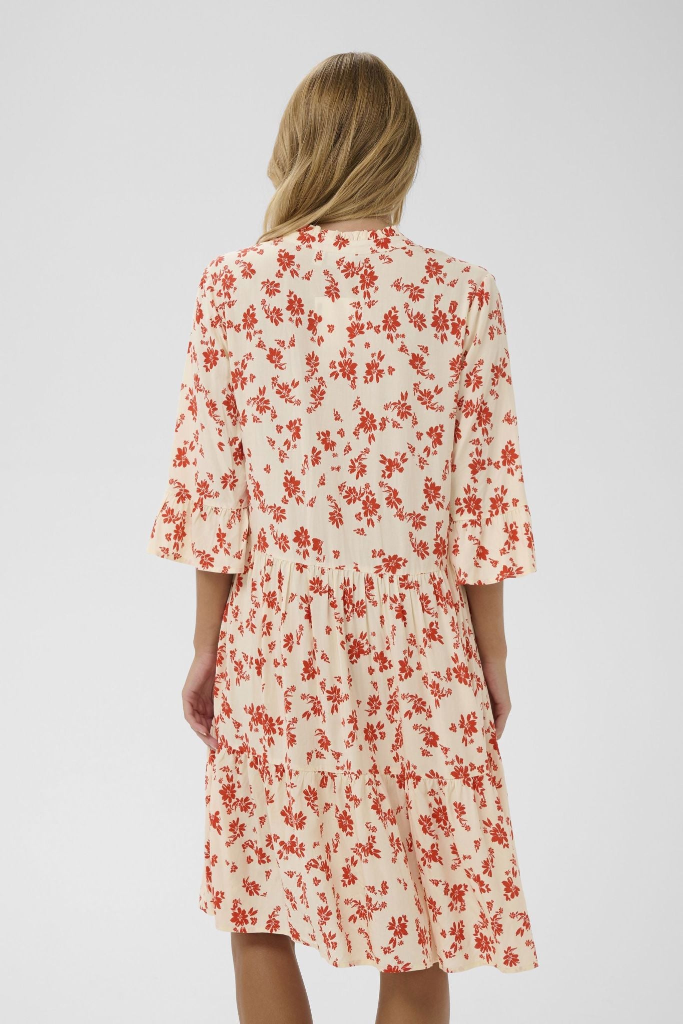 Edasz Dress detaljbilde, kjole fra Saint Tropez hos Image Mandal