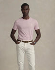 Custom Slim Crew Neck Short-Sleeve T-Shirt i rosa på modell, t-skjorte fra Polo Ralph Lauren hos Image Mandal