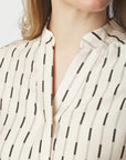 Camile Print Blouse i creme, bluse fra Neo Noir, bilde 9 – Image Mandal