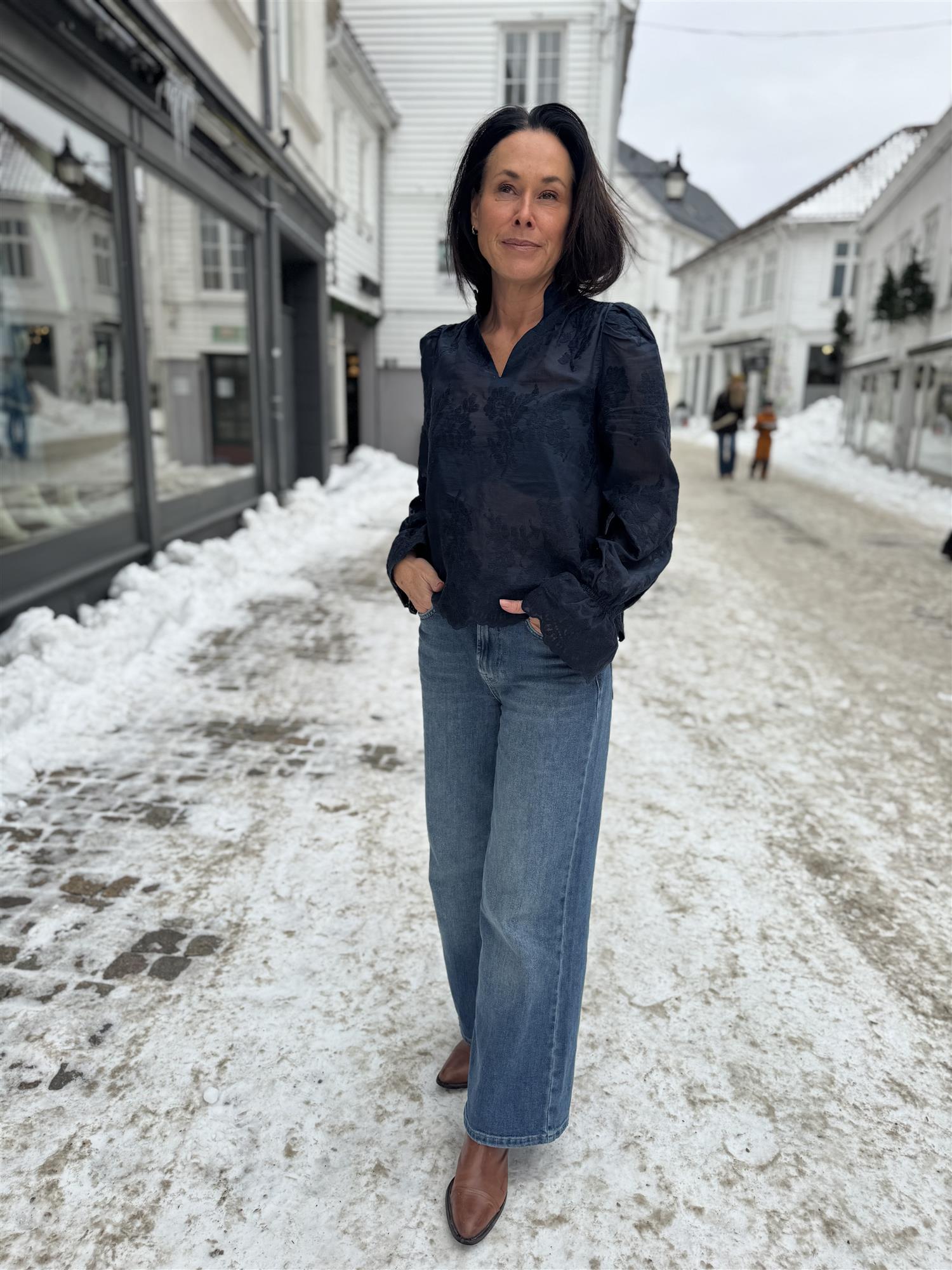 Amara Big Embroidery Blouse