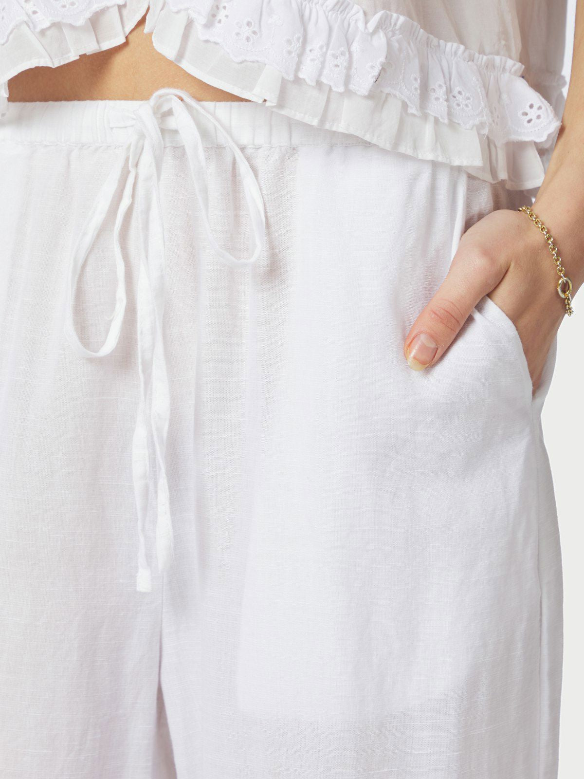 Heifa Linen Pants i hvit sett fra siden, bukse fra Neo Noir hos Image Mandal