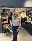 Gilda Soft Paisley Blouse i creme i polyester, skjorte fra Neo Noir hos Image Mandal