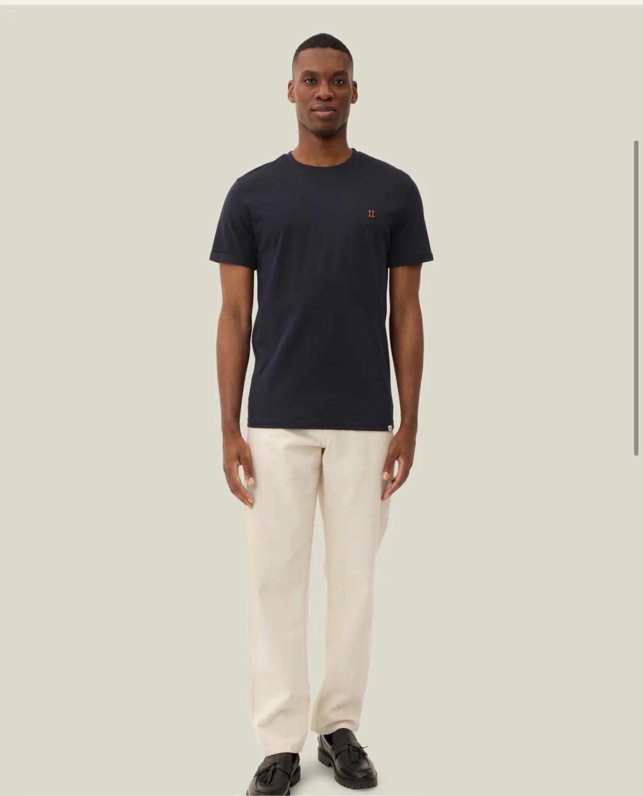 Norregaard T-shirt i marine, t-skjorte fra Les Deux hos Image Mandal